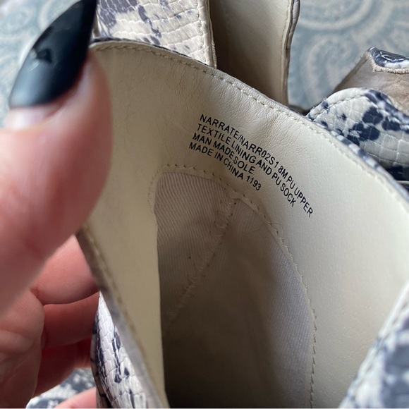 Snakeskin Heeled Booties Size 8 - Picture 3 of 7